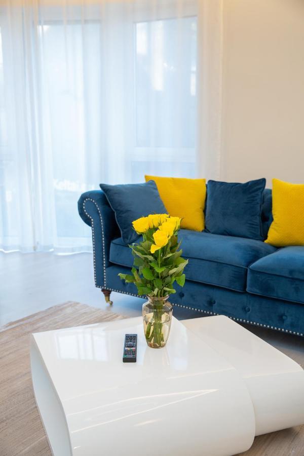 Luxurious Blue&Yellow Apartment in Kaunas Center Extérieur photo