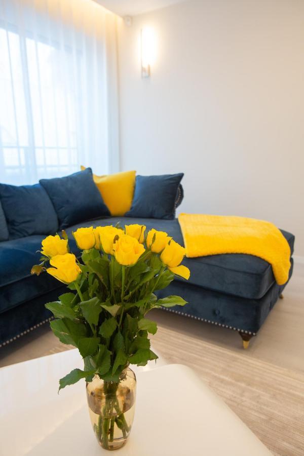 Luxurious Blue&Yellow Apartment in Kaunas Center Extérieur photo